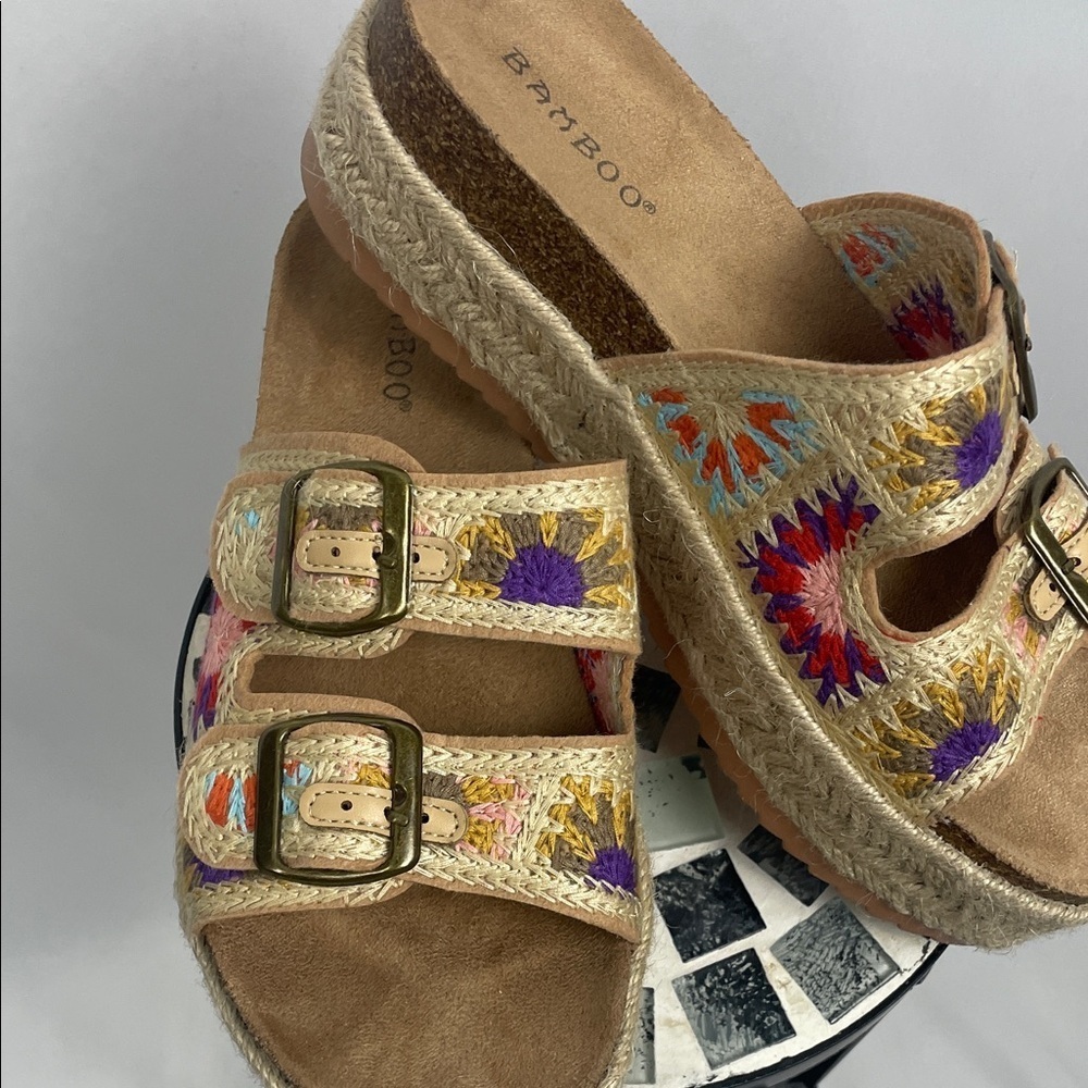 Bamboo Women's Colorful Embroidered Mules size 36 - Picture 3 of 4